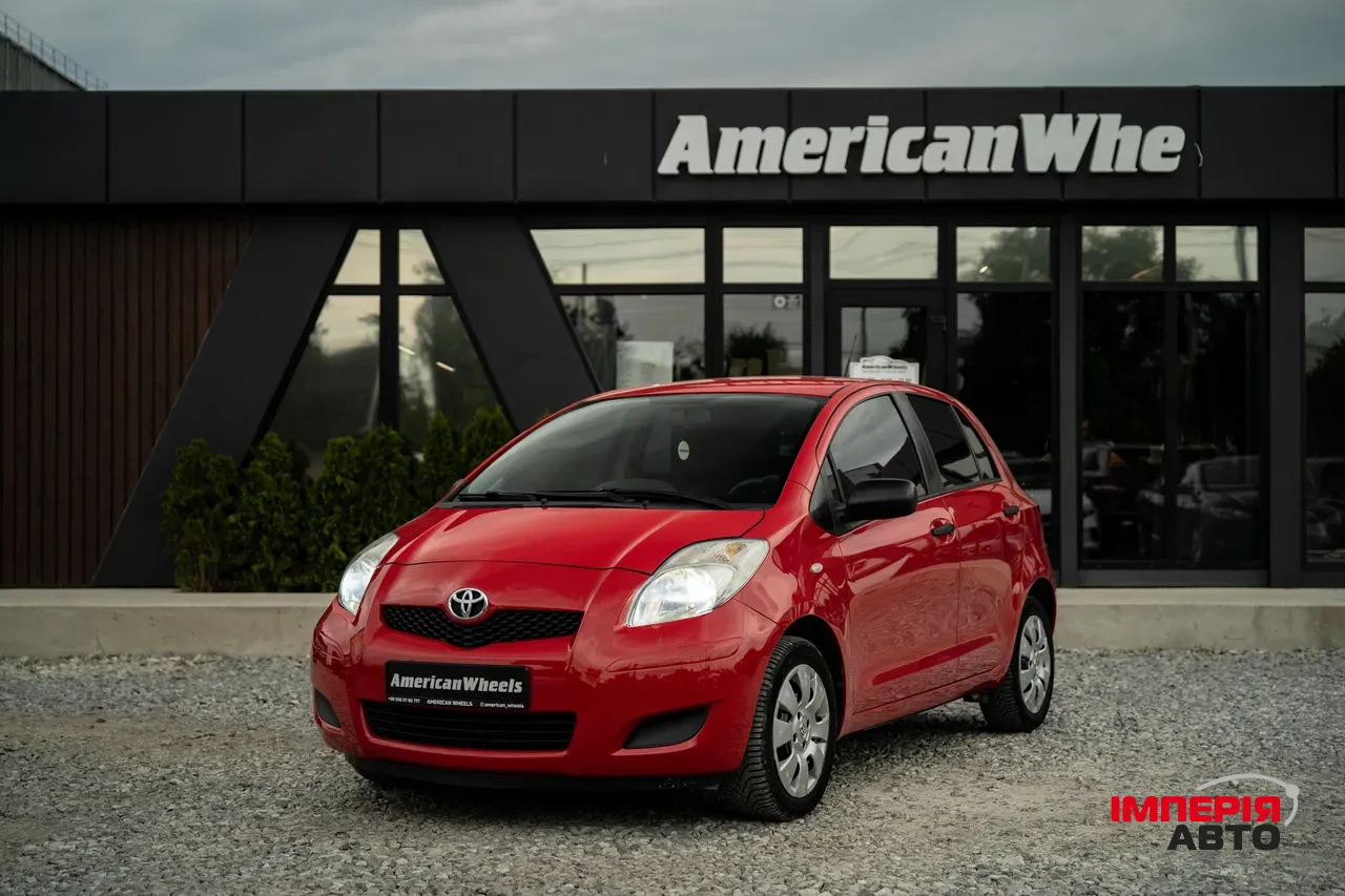 Toyota Yaris - фото 1