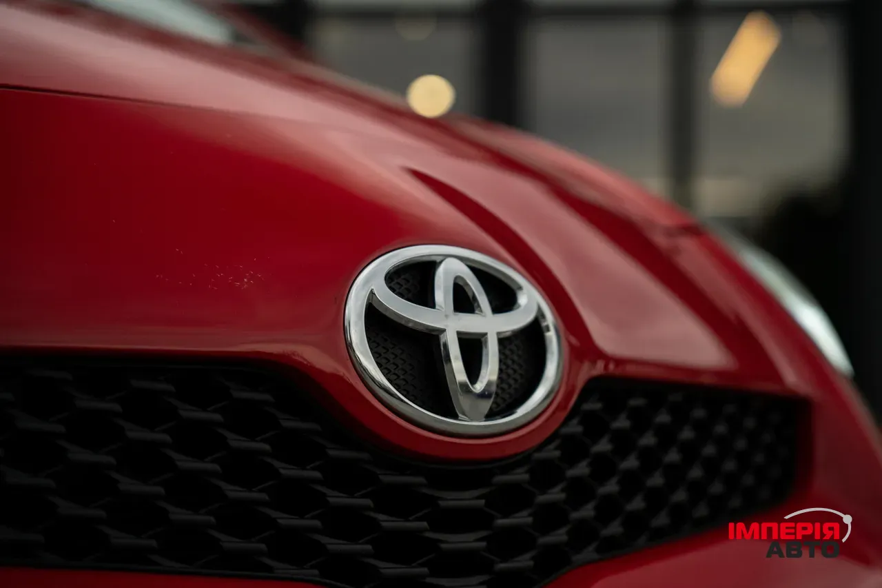 Toyota Yaris - фото 12