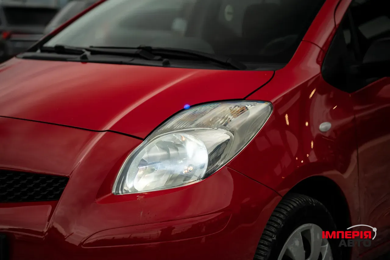 Toyota Yaris - фото 14