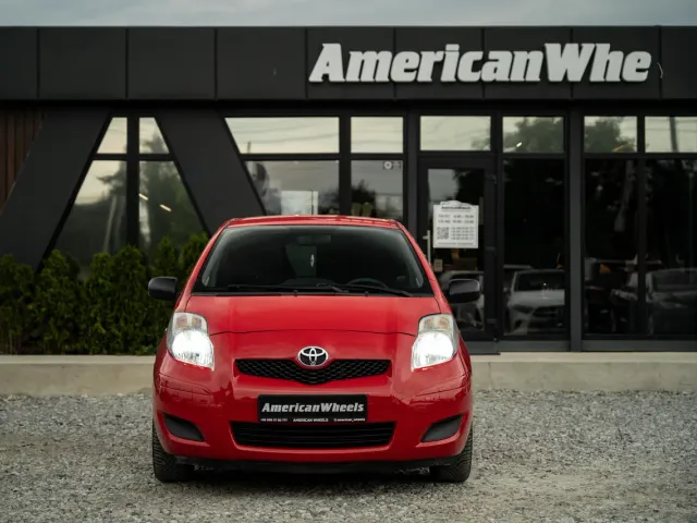 Toyota Yaris - фото 2