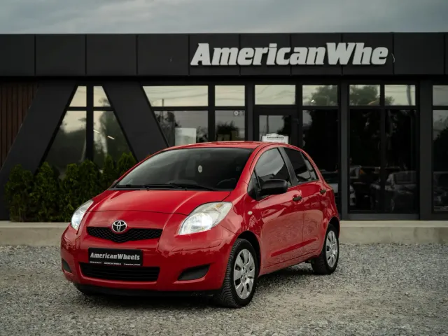 Toyota Yaris - фото 1