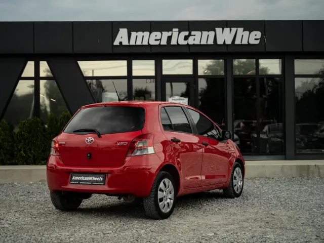 Toyota Yaris - фото 5