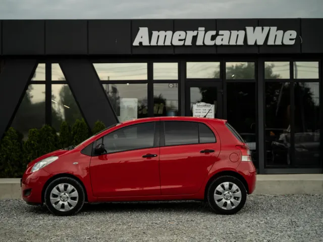 Toyota Yaris - фото 4