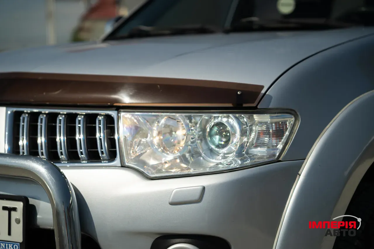 Mitsubishi Pajero Sport - фото 12