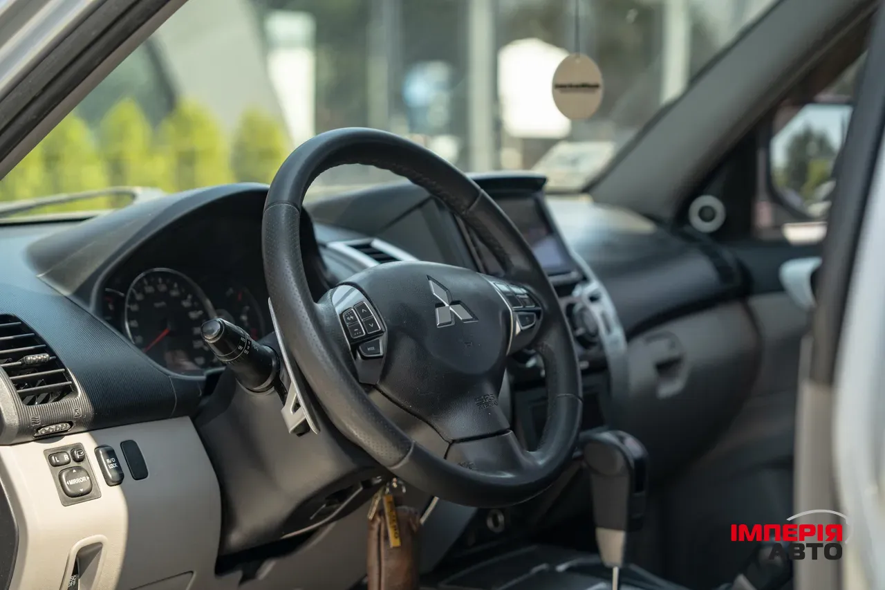 Mitsubishi Pajero Sport - фото 19