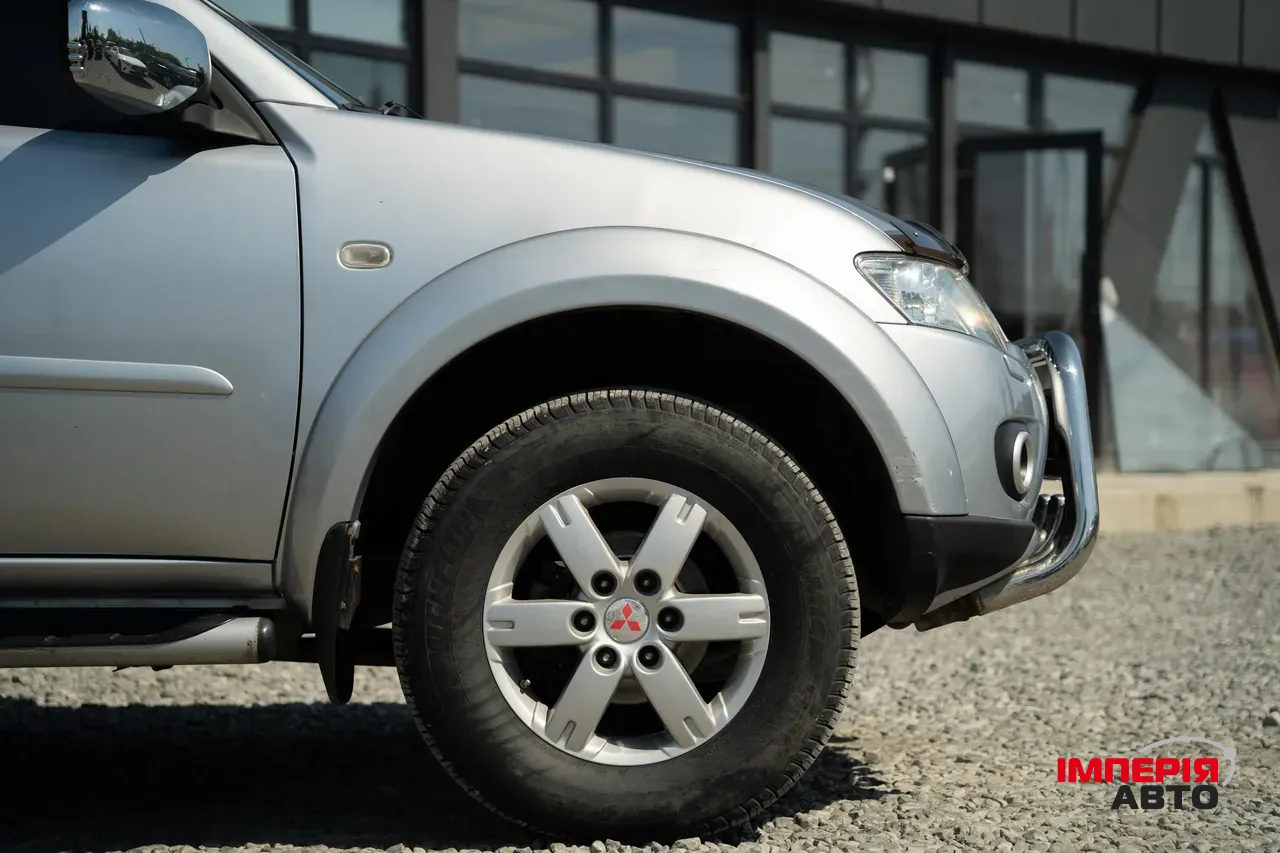 Mitsubishi Pajero Sport - фото 15
