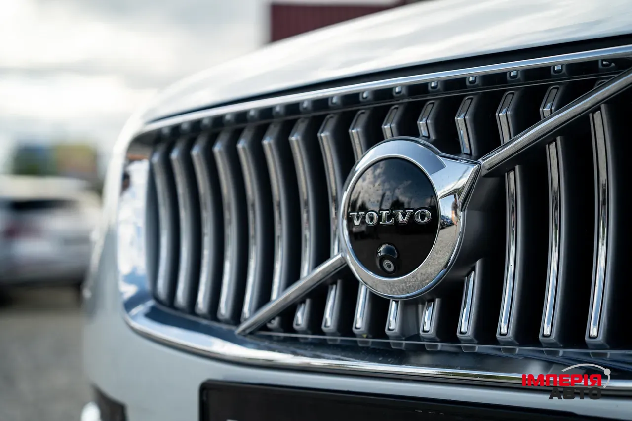 Volvo XC90 - фото 16