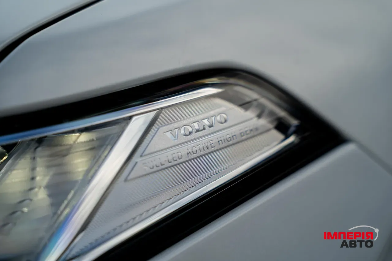 Volvo XC90 - фото 18