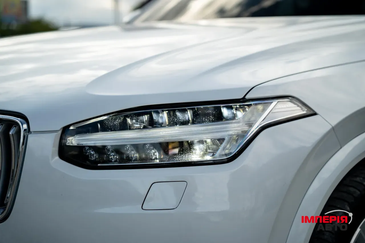 Volvo XC90 - фото 17