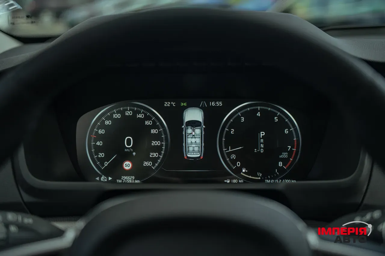 Volvo XC90 - фото 32