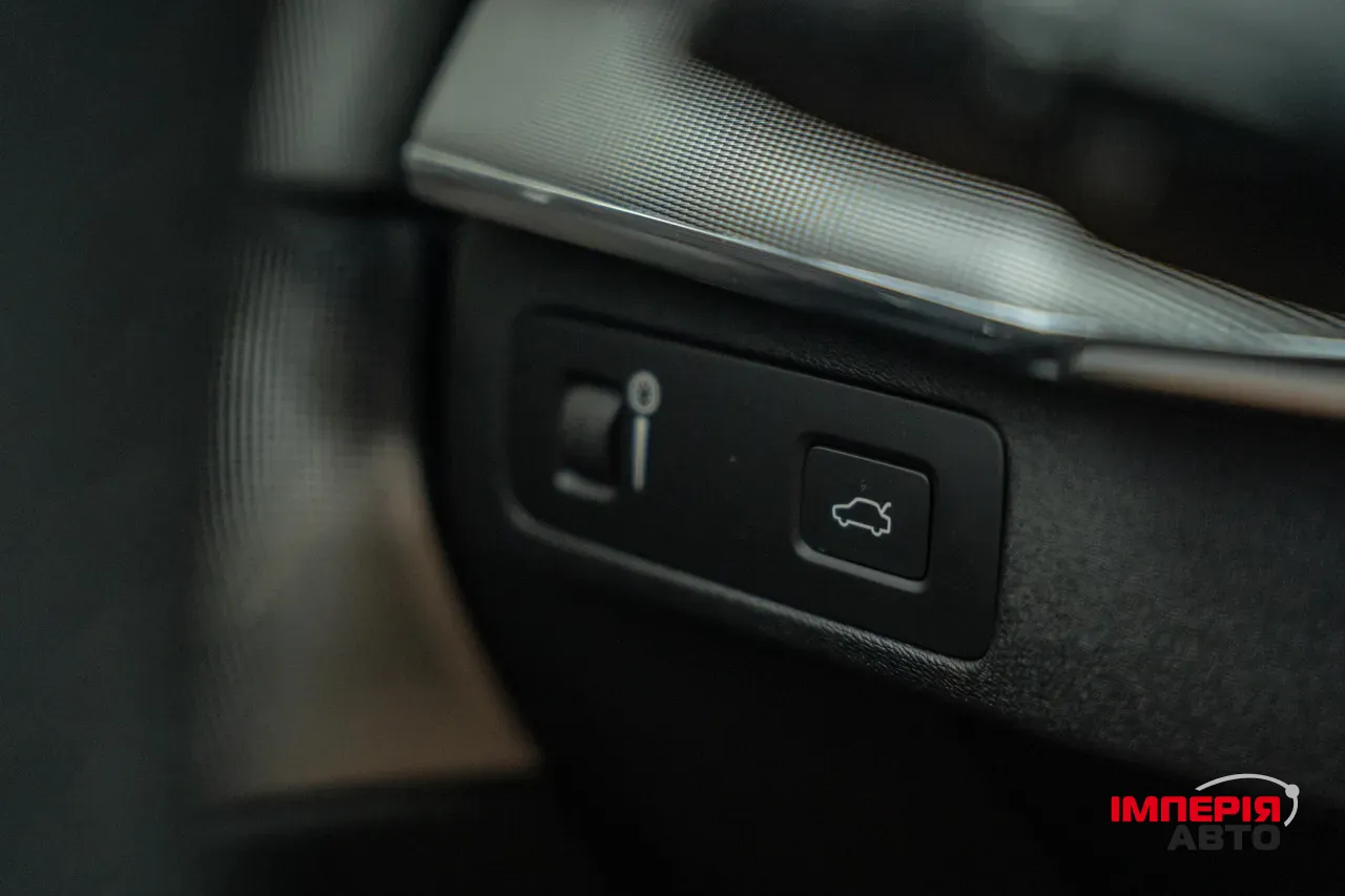 Volvo XC90 - фото 28