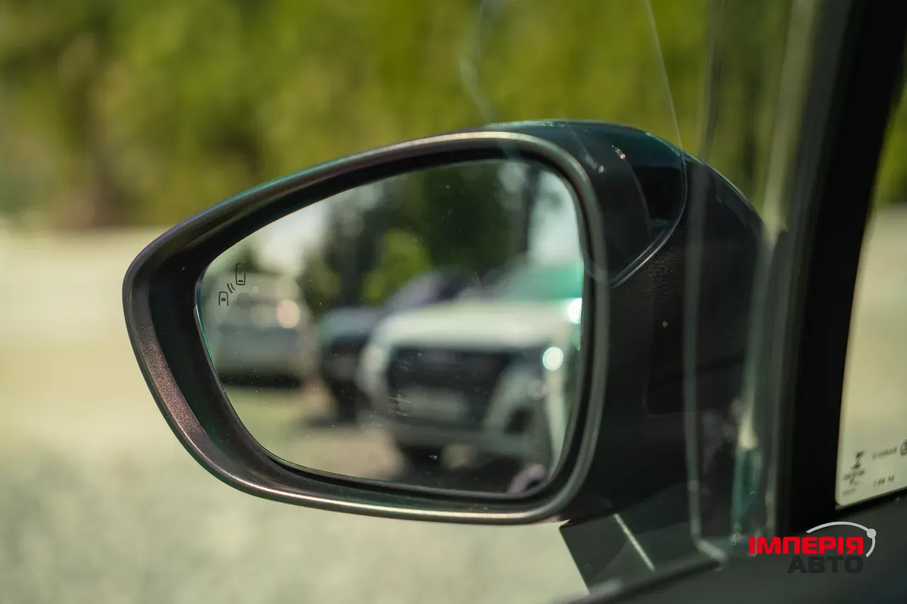 Citroen C4 - фото 12