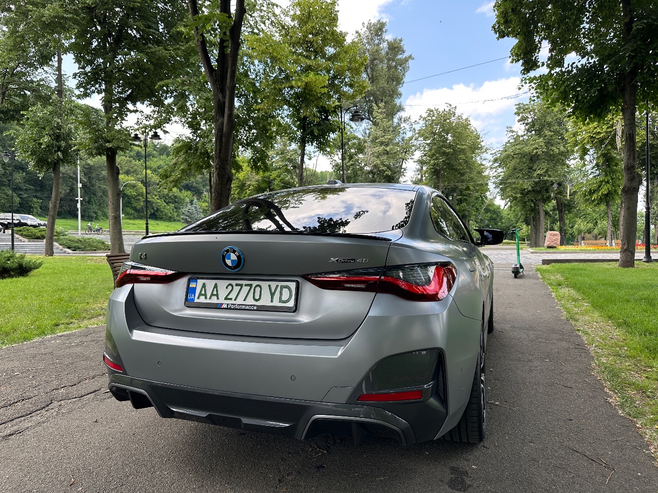 BMW i4 - фото 5