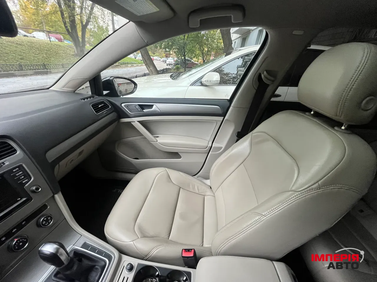 Volkswagen Golf - фото 10