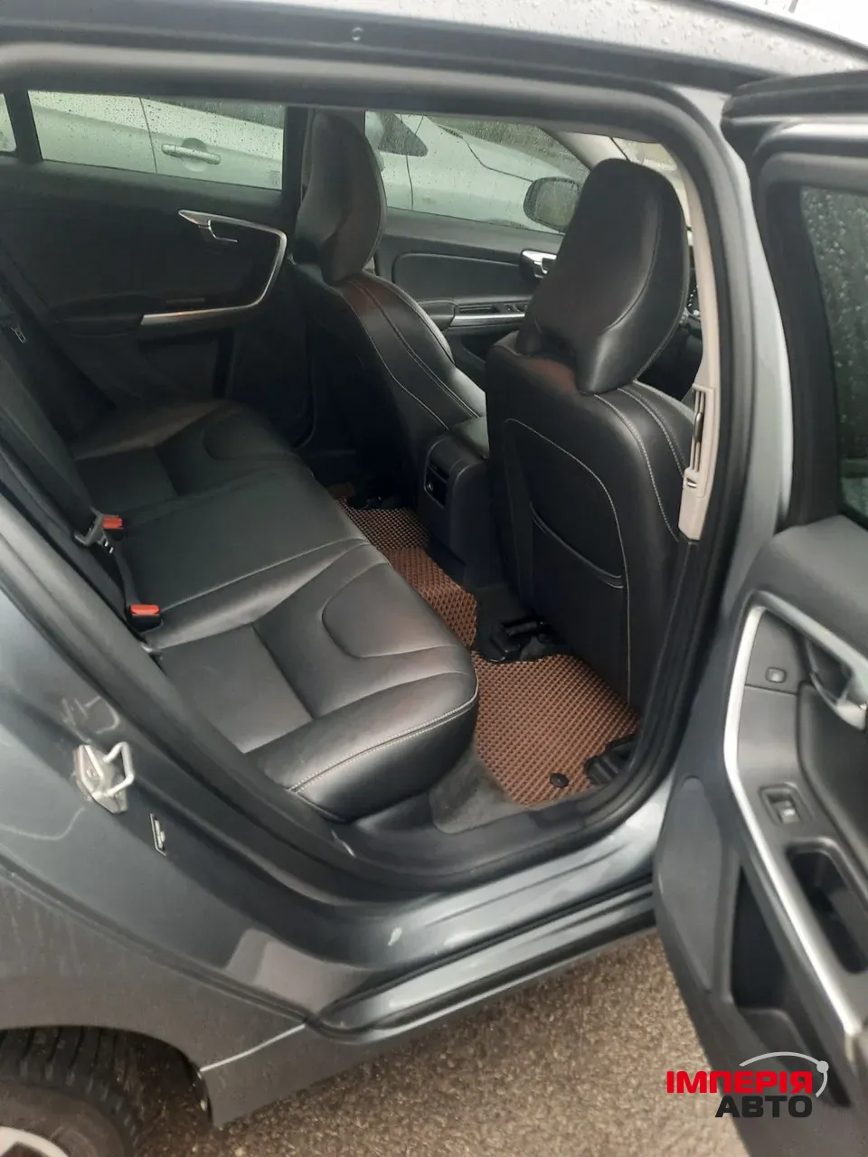 Volvo V60 - фото 10