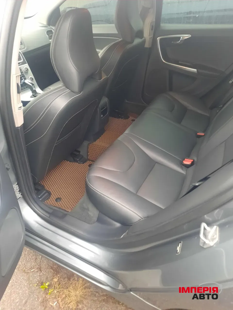 Volvo V60 - фото 6