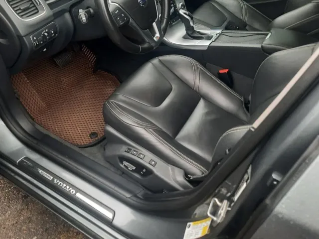 Volvo V60 - фото 5