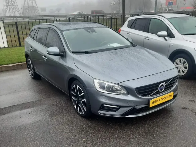 Volvo V60 - фото 2