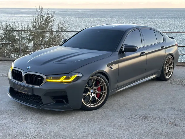 BMW M5 - фото 1
