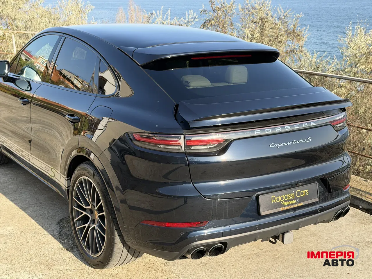 Porsche Cayenne - фото 12