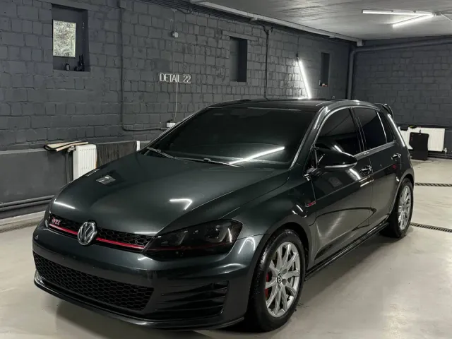 Volkswagen Golf GTI - фото 1