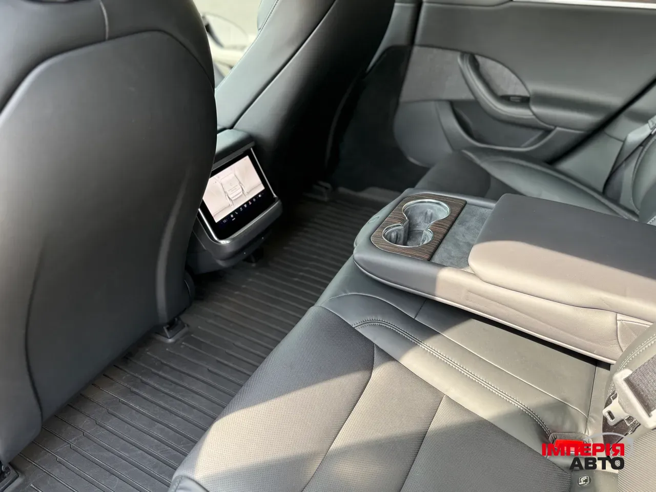 Tesla Model S - фото 22