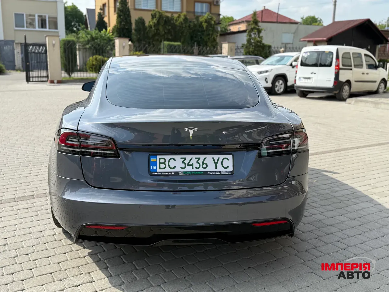 Tesla Model S - фото 8