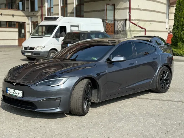 Tesla Model S - фото 5