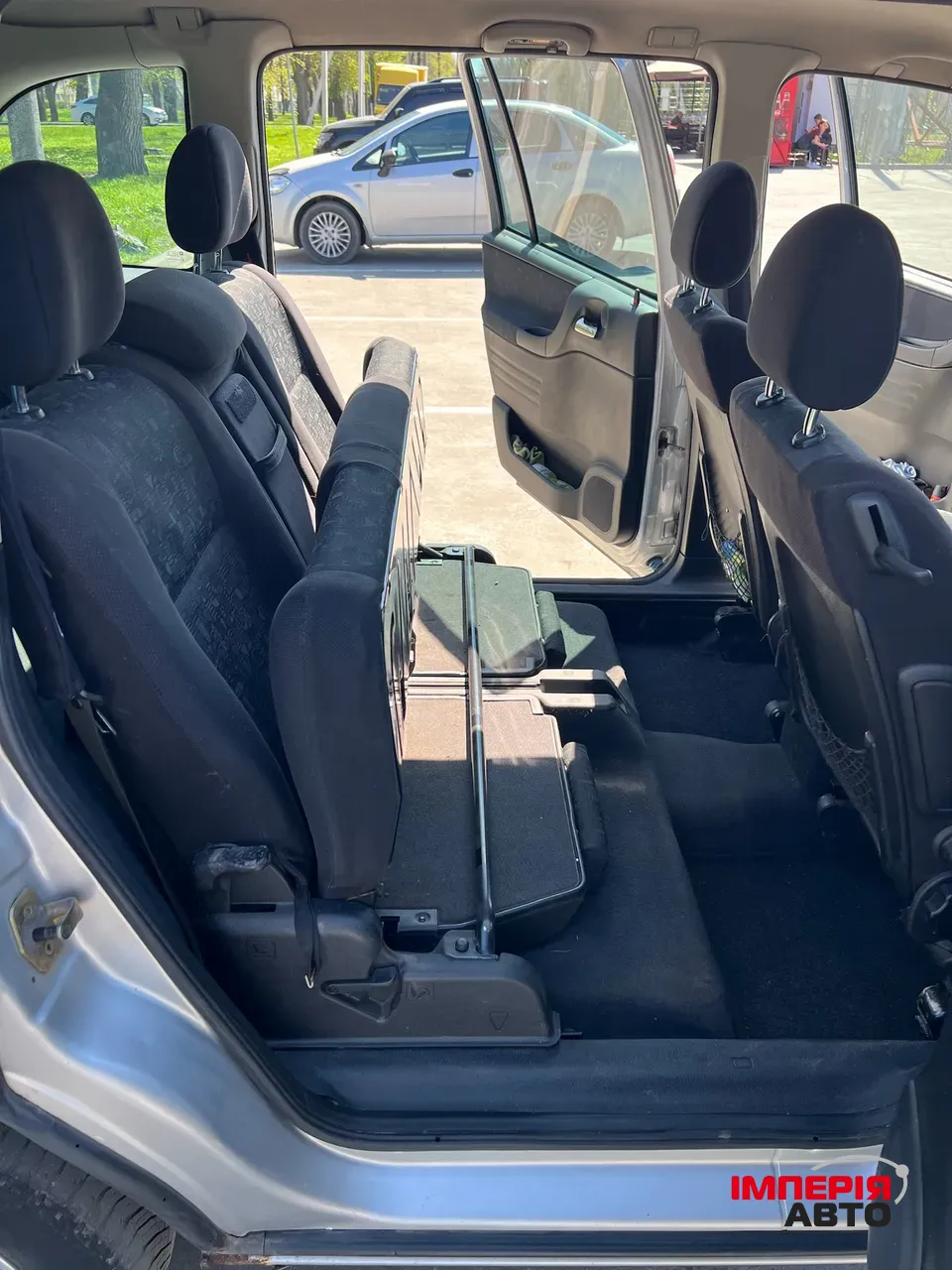 Opel Zafira - фото 17