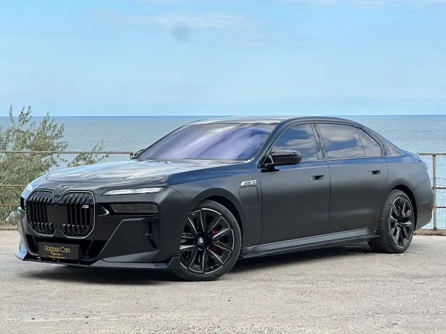 BMW 7 серії - фото 1