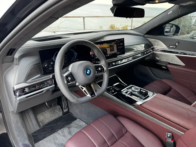 BMW 7 серії - фото 2
