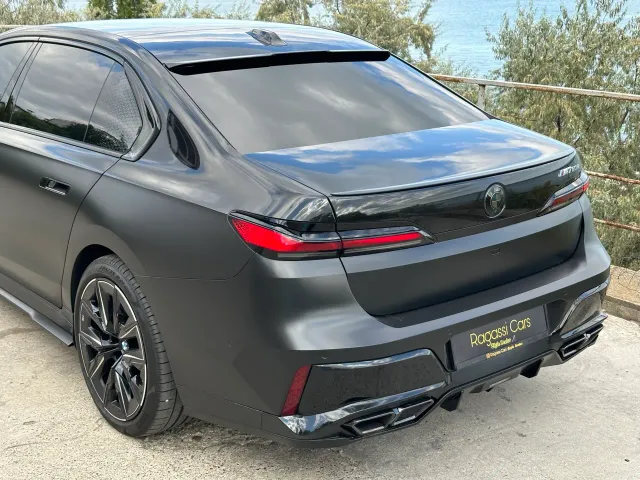 BMW 7 серії - фото 5