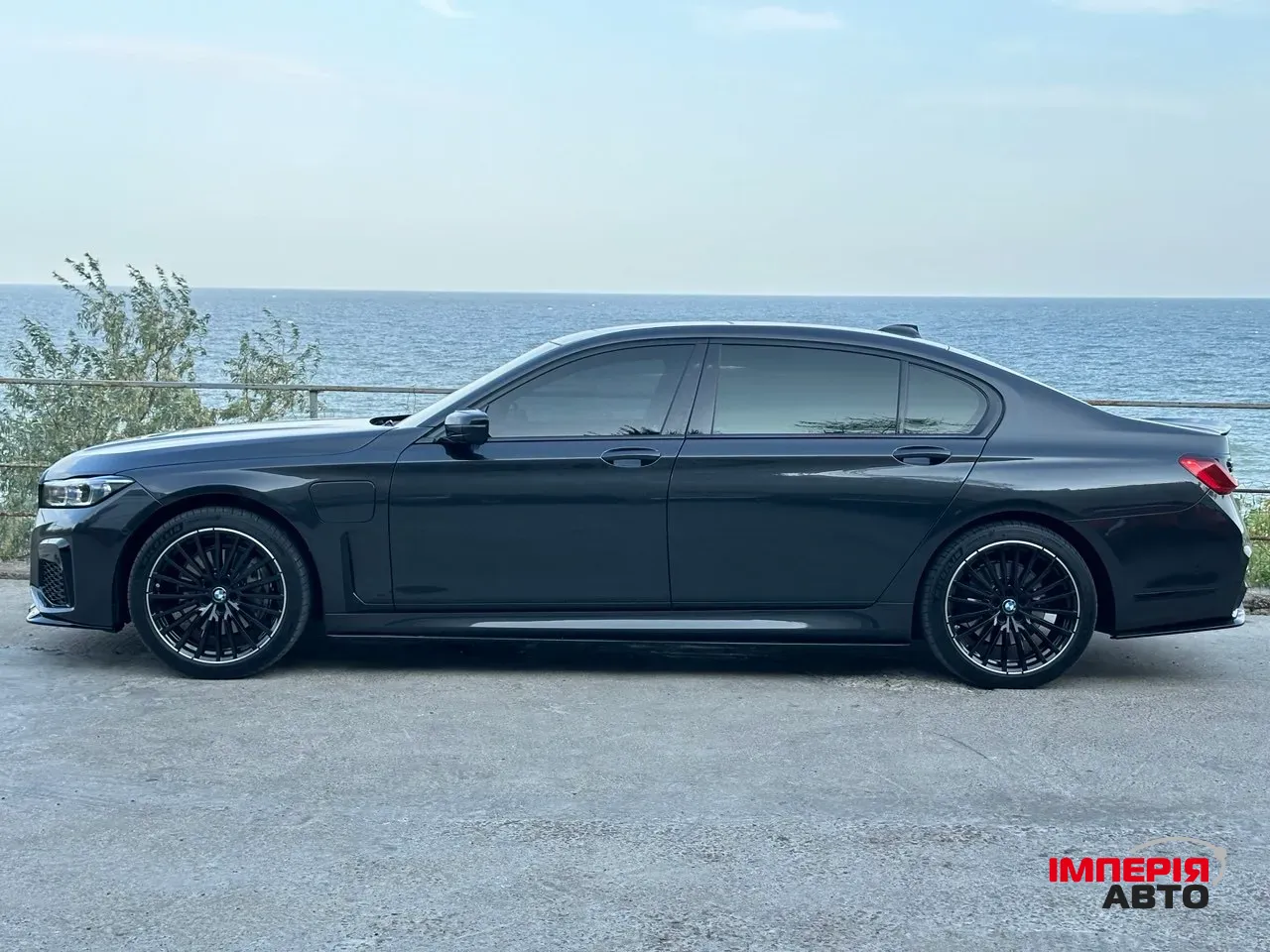 BMW 7 серії - фото 9