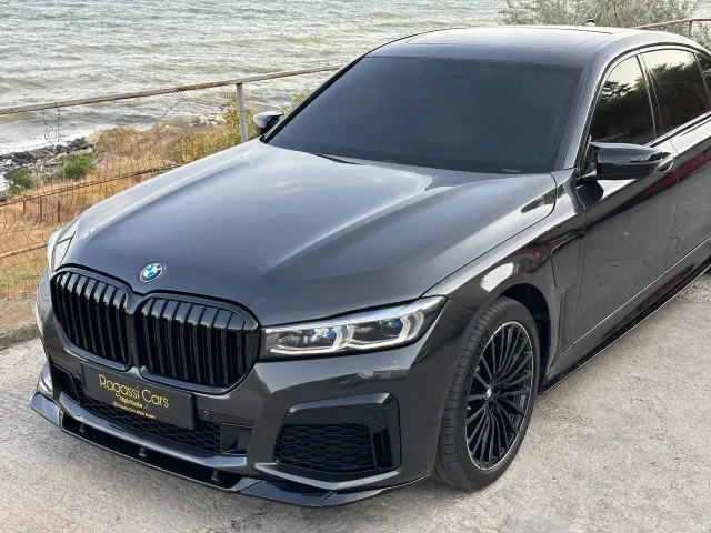 BMW 7 серії - фото 2