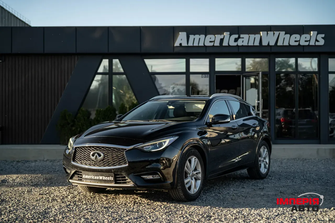 Infiniti QX30 - фото 1