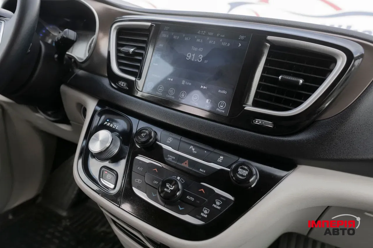 Chrysler Pacifica - фото 16