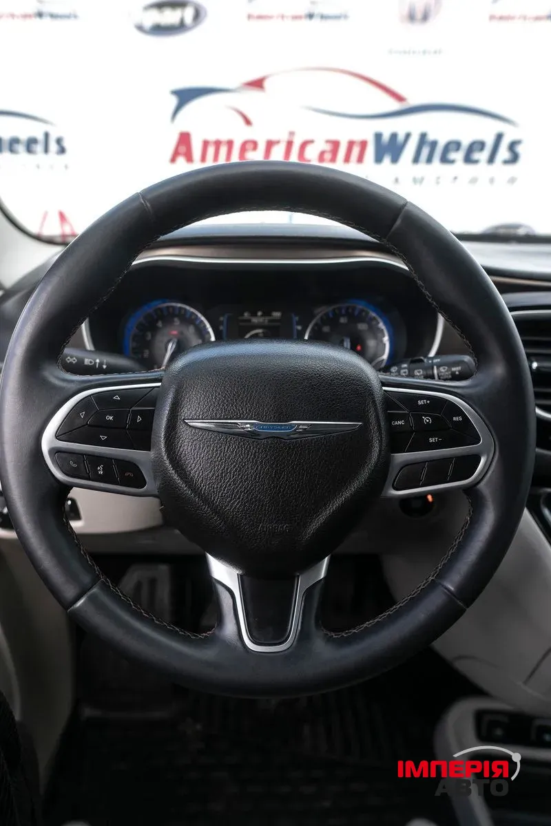 Chrysler Pacifica - фото 11