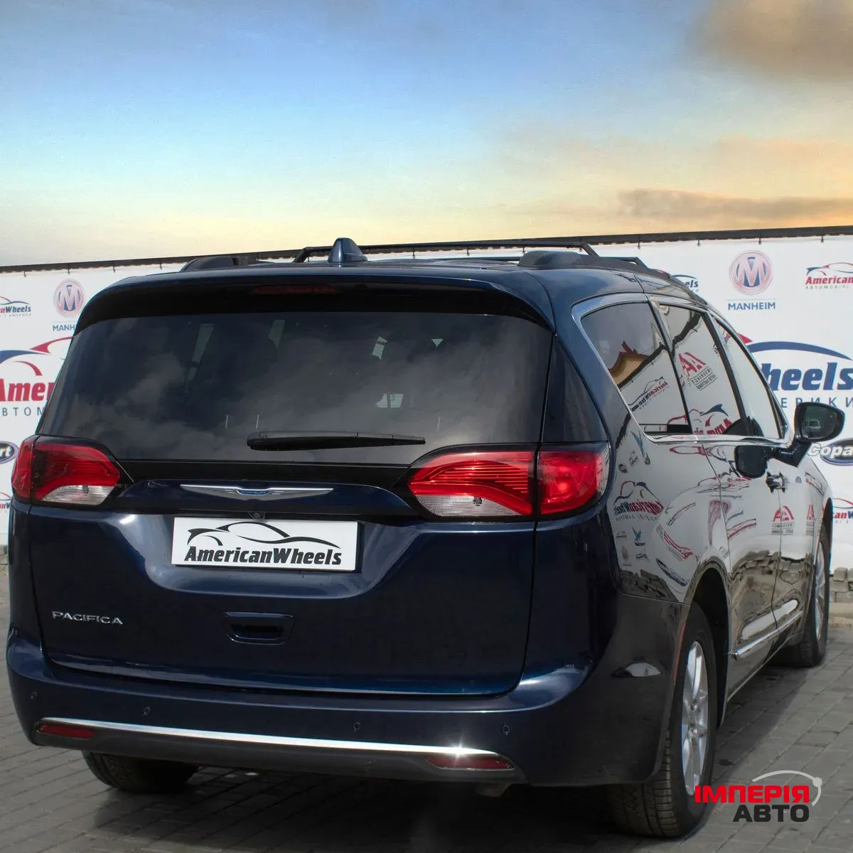 Chrysler Pacifica - фото 8