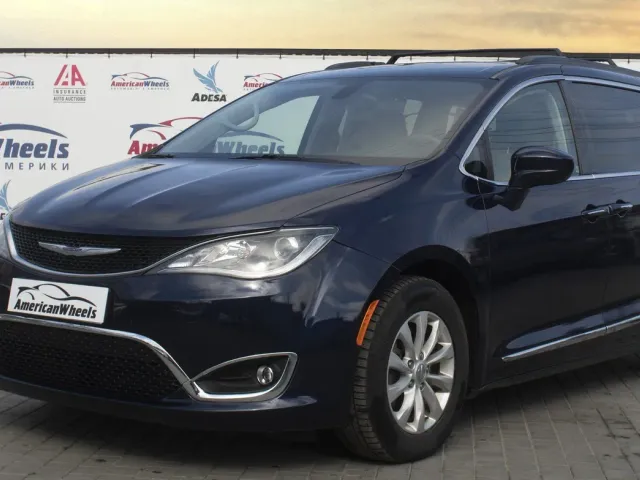 Chrysler Pacifica - фото 1