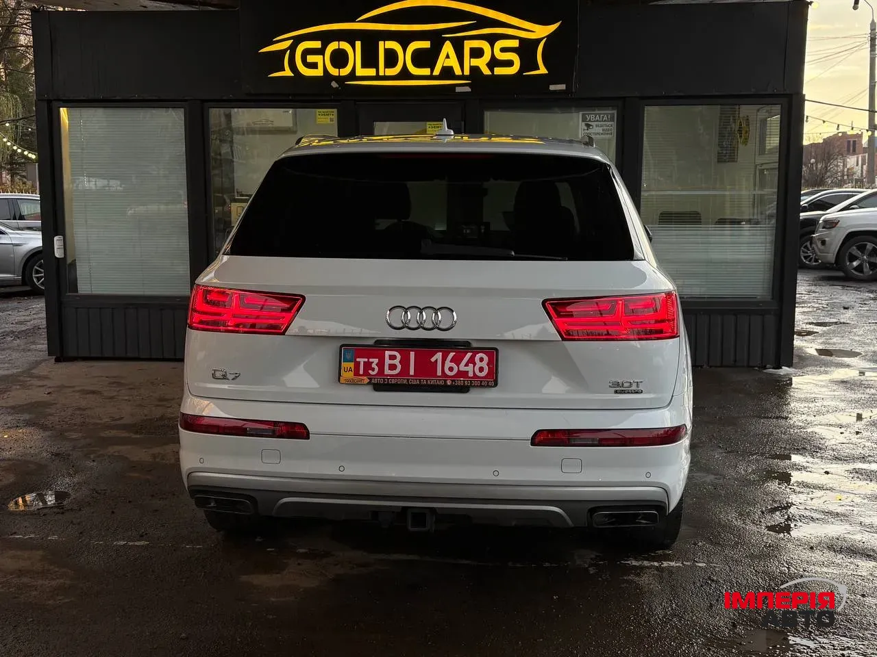 Audi Q7 - фото 12