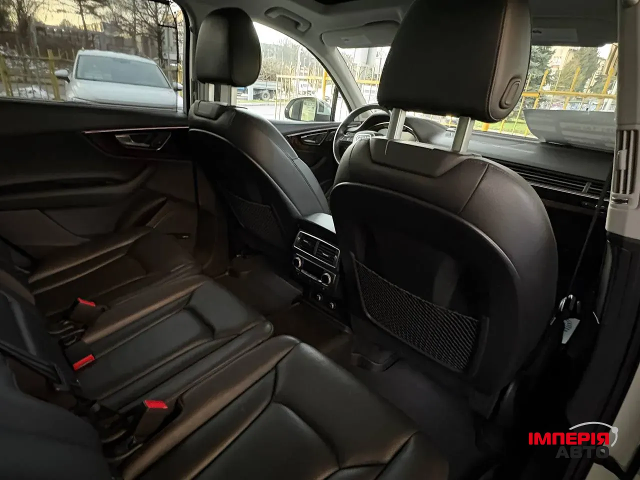 Audi Q7 - фото 9