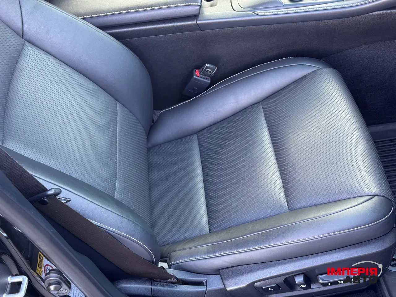 Lexus ES - фото 12