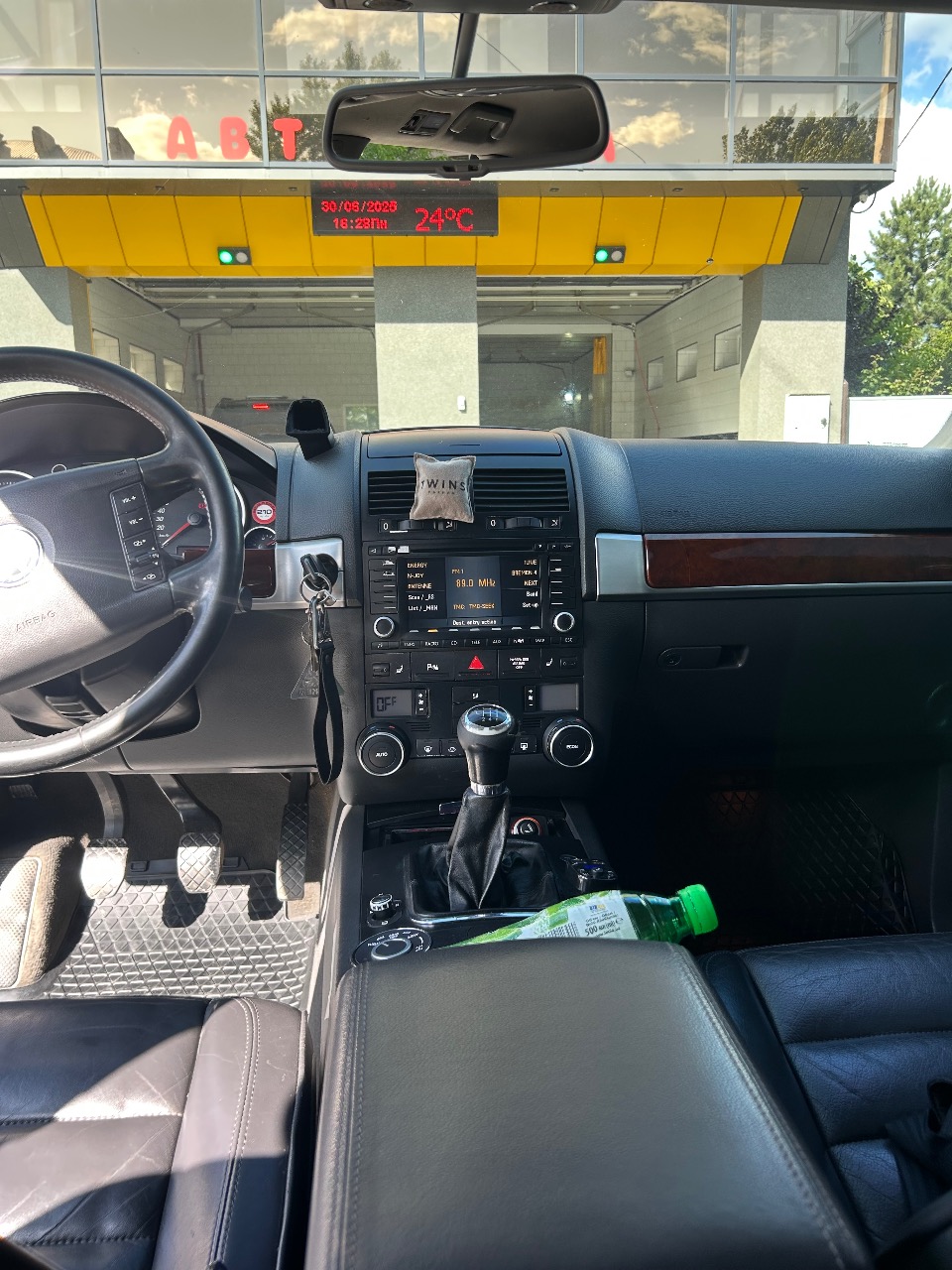 Volkswagen Touareg - фото 7