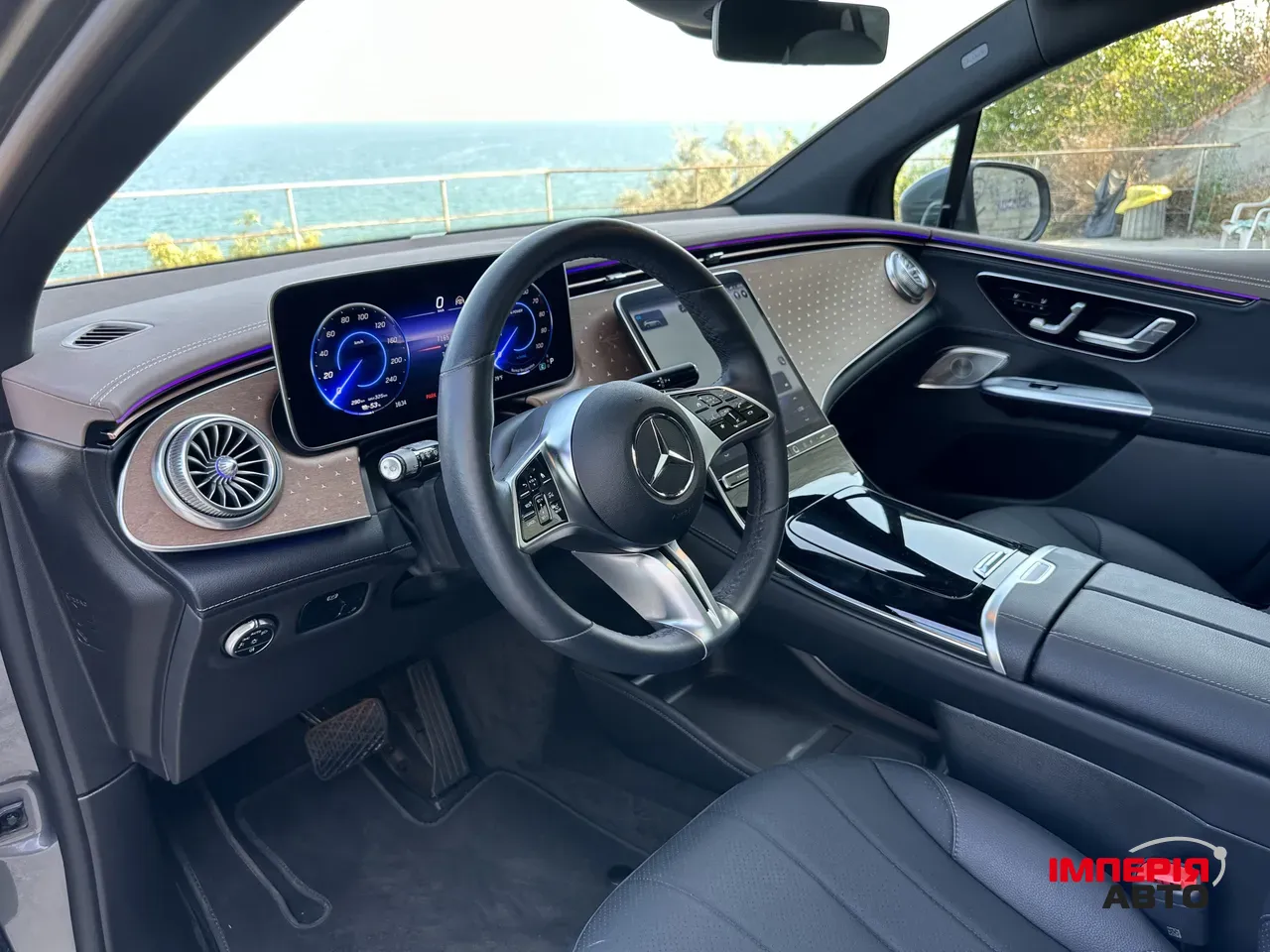 Mercedes-Benz EQE SUV - фото 16