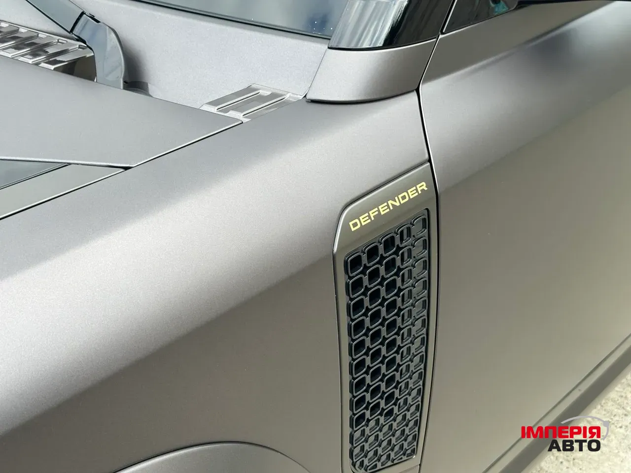 Land Rover Defender - фото 13