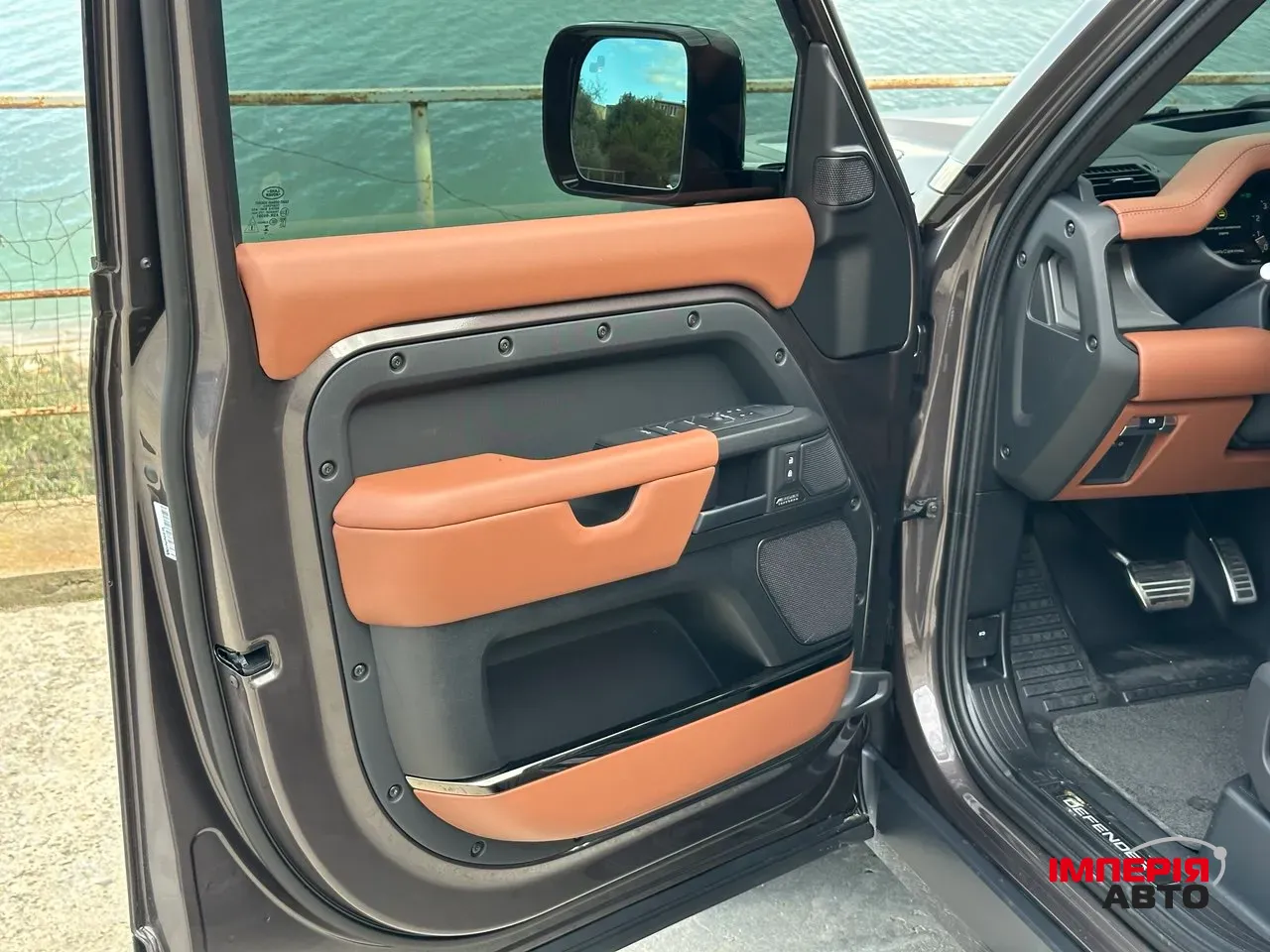 Land Rover Defender - фото 16