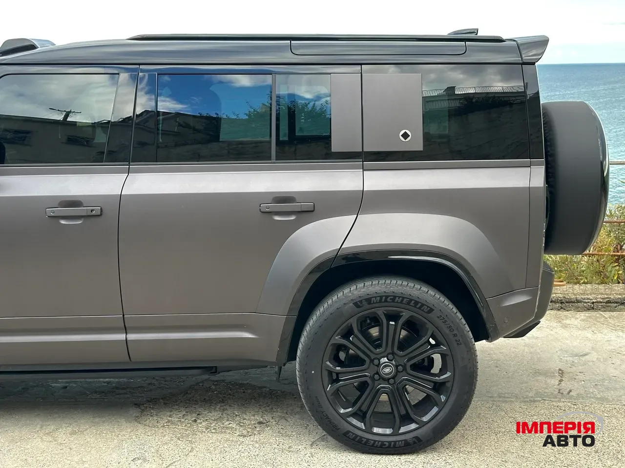 Land Rover Defender - фото 12