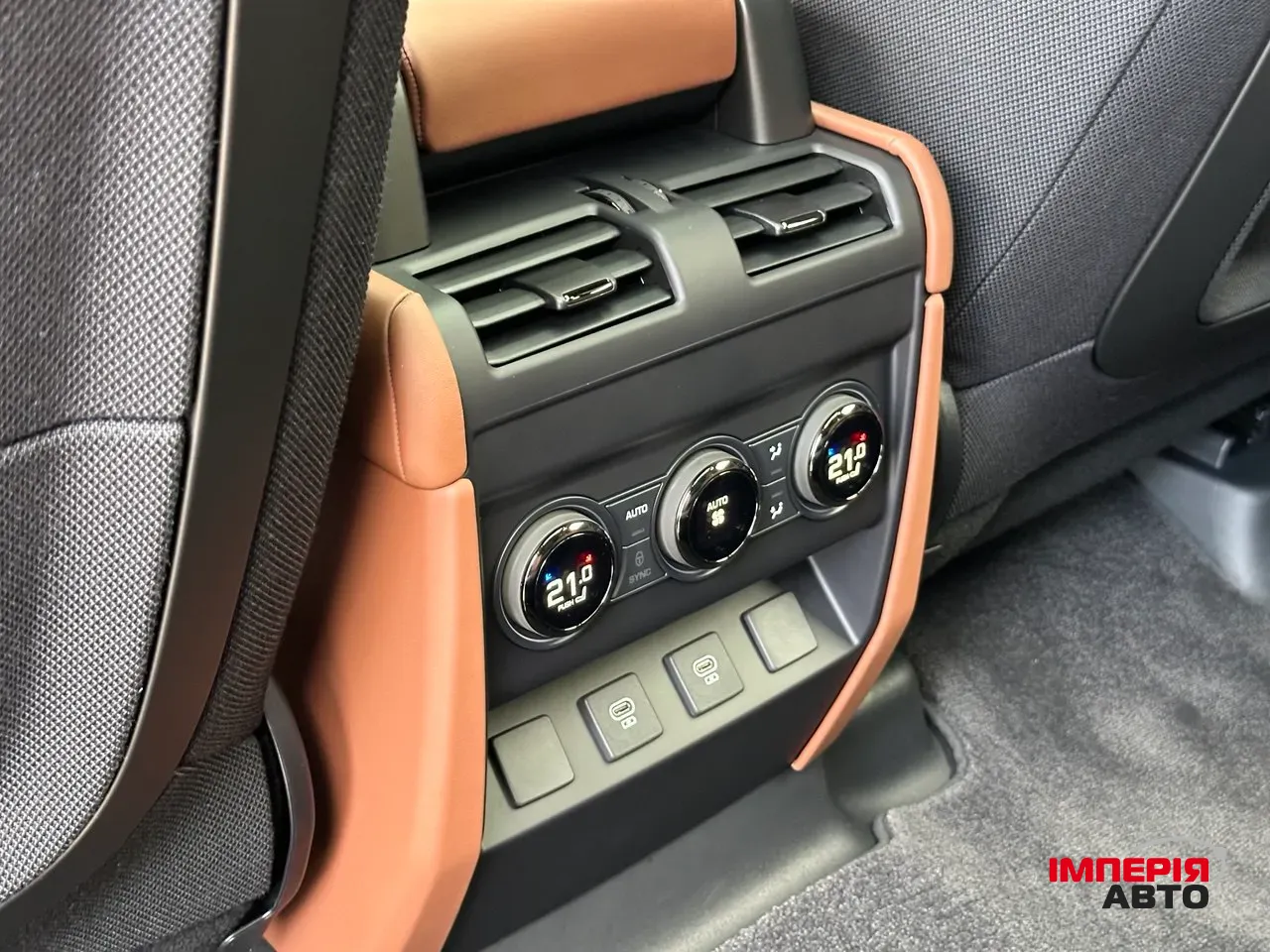 Land Rover Defender - фото 23