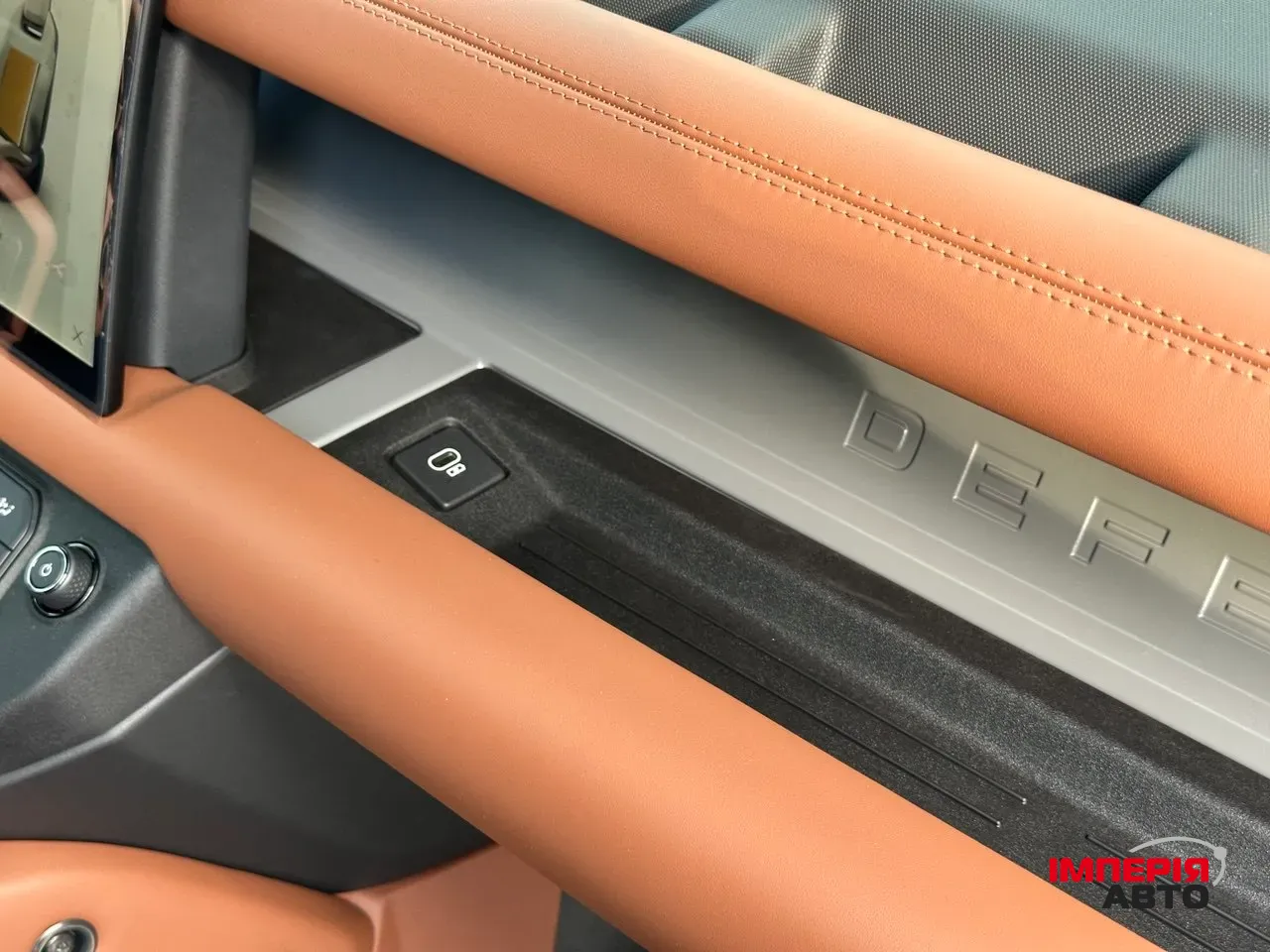 Land Rover Defender - фото 30