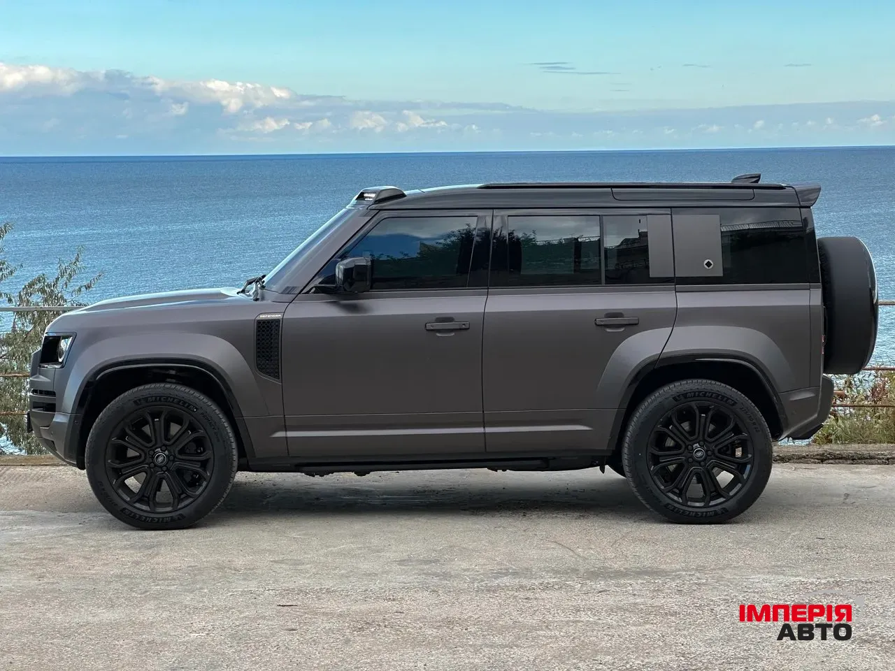 Land Rover Defender - фото 11